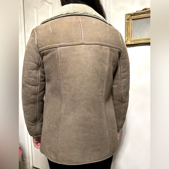 Women’s (genuine) Shearling Coat - Picture 7 of 11